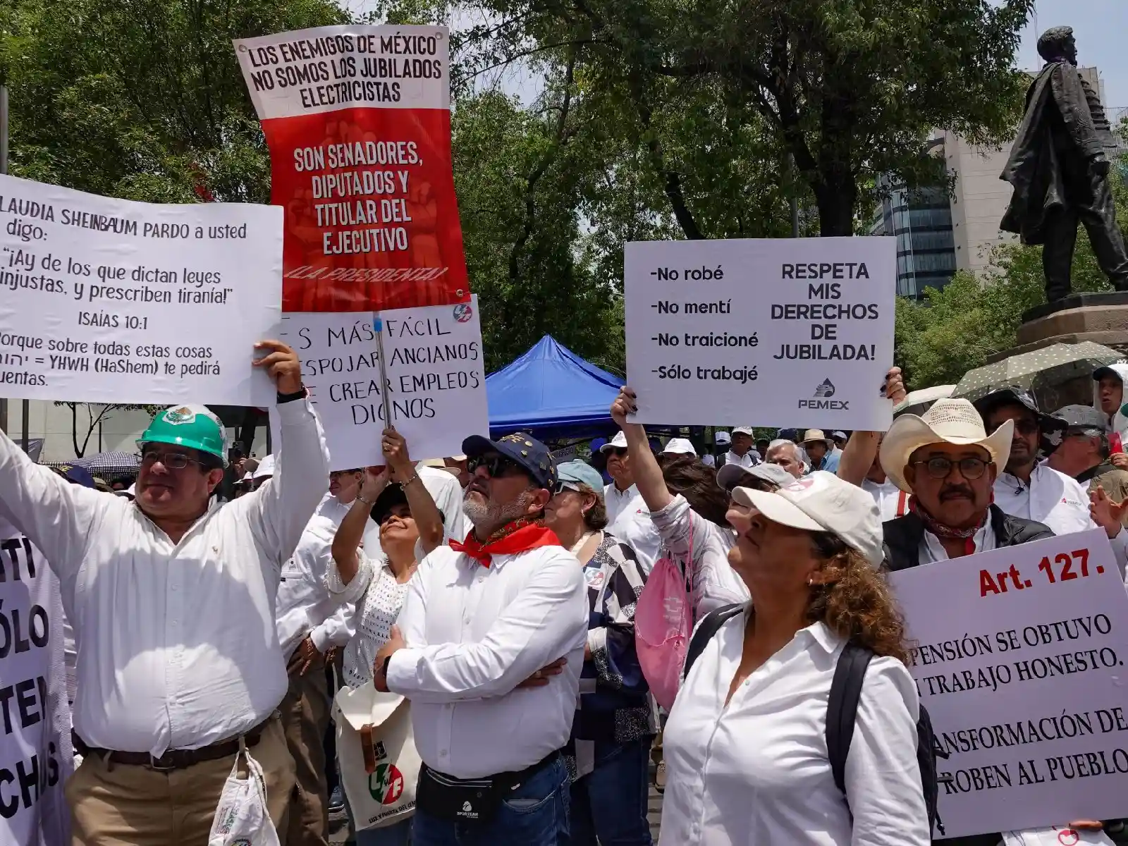 Tribunal frena recortes a pensiones de jubilados de la CFE