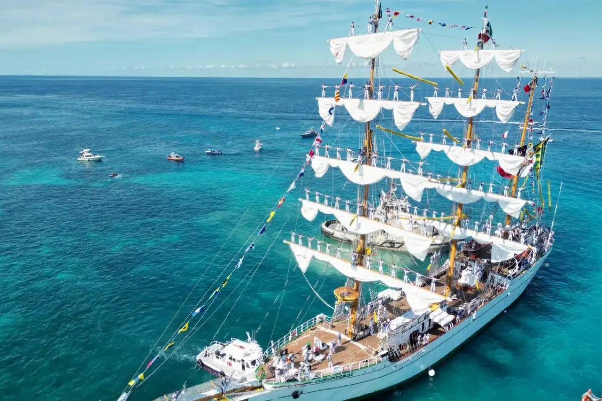 Buque Escuela Cuauhtémoc zarpa de Acapulco rumbo a EU y Canadá