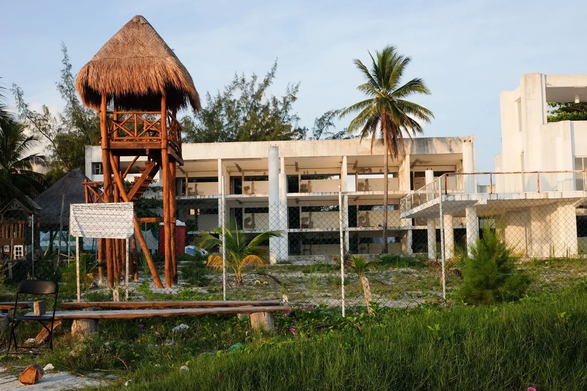 La Fiscalía General de la República acusa que muchos de los inmuebles rematados por el exgobernador de Quintana Roo quedaron en manos de sus conocidos. Foto: Cuartoscuro.